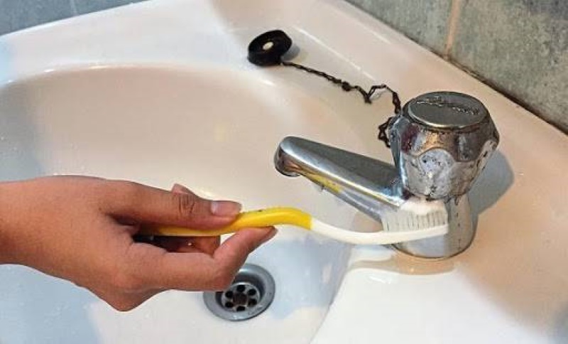 Cách Tẩy Rỉ Sét Bằng Kem Đánh Răng Hiệu Quả Ngay Tại Nhà