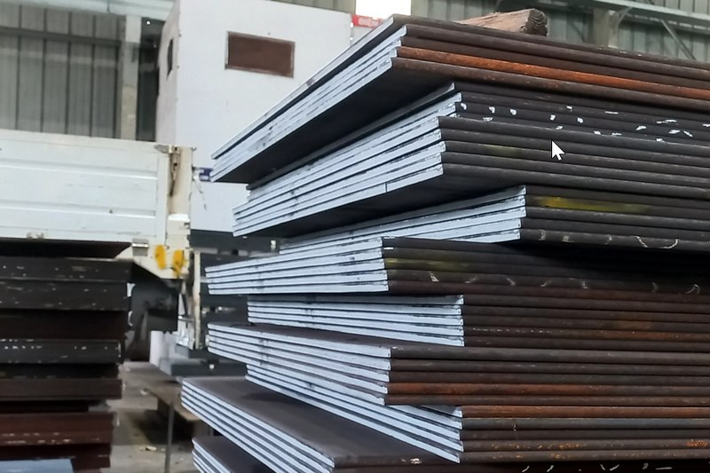 So Sánh Thép tấm SS400 Và Q345 – Chọn Loại Nào Phù Hợp?