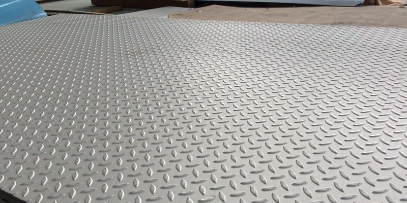 Gia Công Cắt Lẻ Thép Tấm Chống Trượt Theo Yêu Cầu